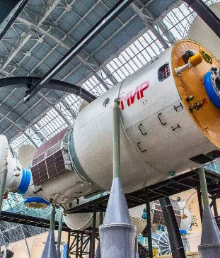 Жизнь на орбите