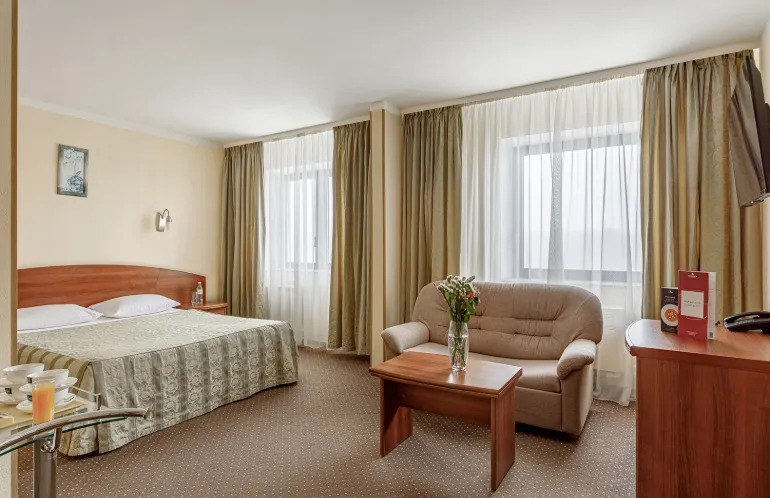 Отели рядом с ВДНХ: Максима Славия Отель 3*