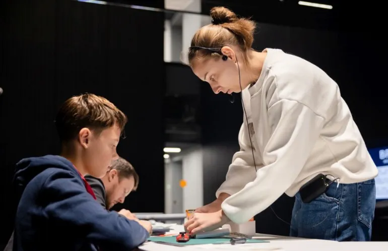 Папин день: Мастер-класс «Реактивный автомобиль»