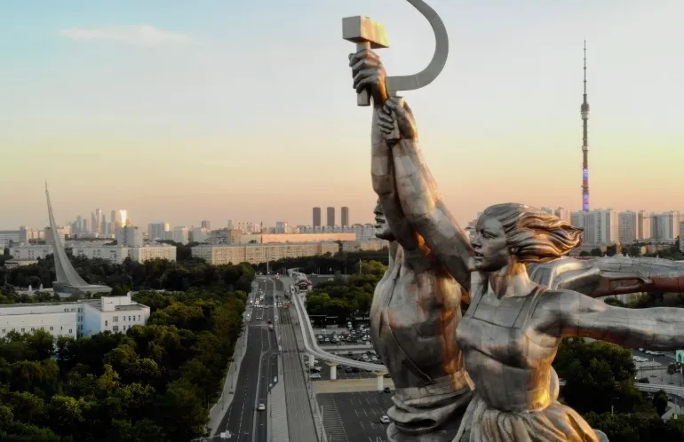 Лекция «"Рабочий и колхозница" Веры Мухиной — эмблема и миф»