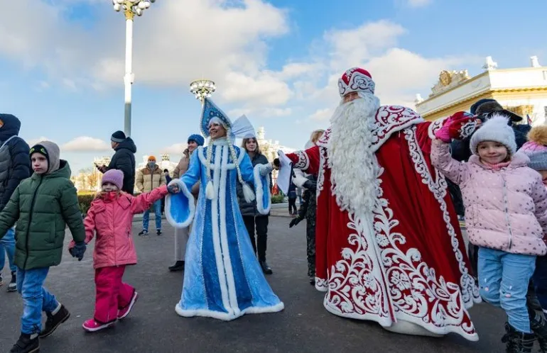 ТВ-студия «Включайся-ТВ: Несекретная служба Деда Мороза» на ВДНХ