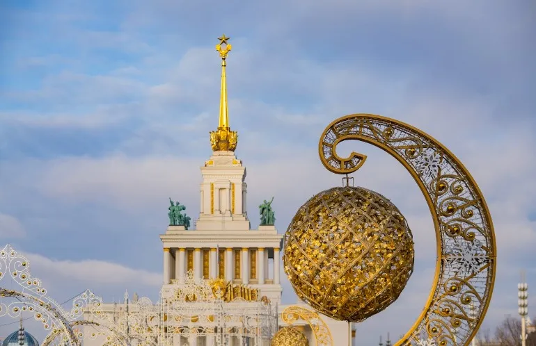 Тематическая экскурсия по территории ВДНХ ко Дню конституции