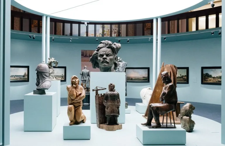 Обзорная экскурсия, приуроченная к Международному дню художника